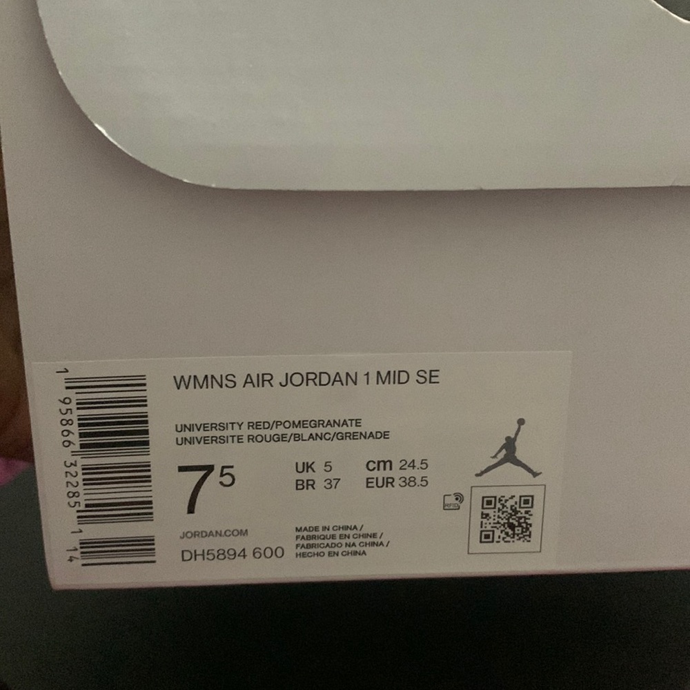 BRAND NEW- WMNS AIR JORDAN 1 MID SE